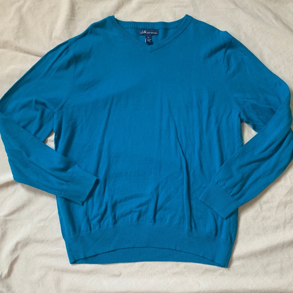 Men’s V-Neck Sweater